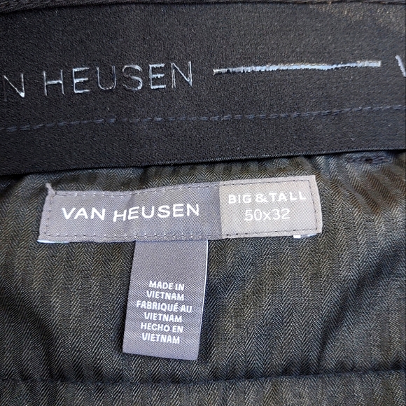 Men's Van Heusen Big and Tall Air Straight-Fit Flex Dress Pants in Black - Picture 9 of 11